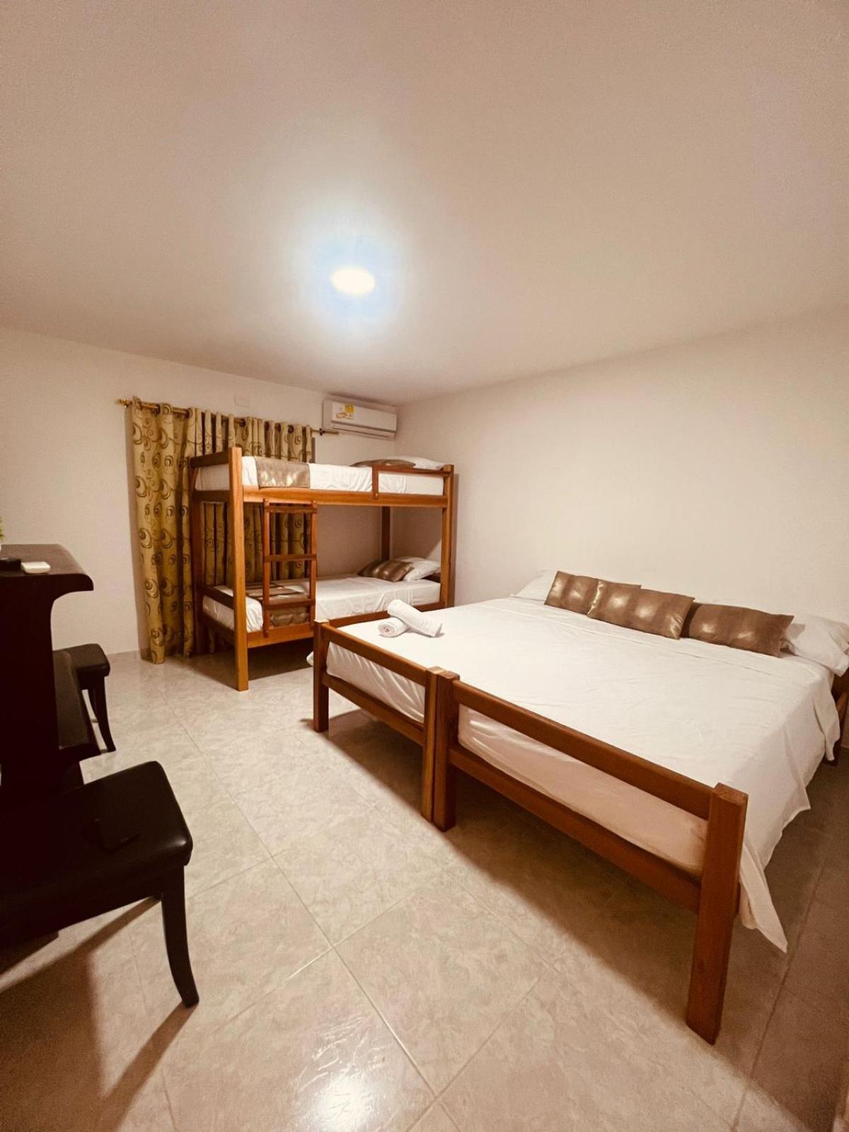 Hostal Casa San Pedro Santa Marta  Ngoại thất bức ảnh