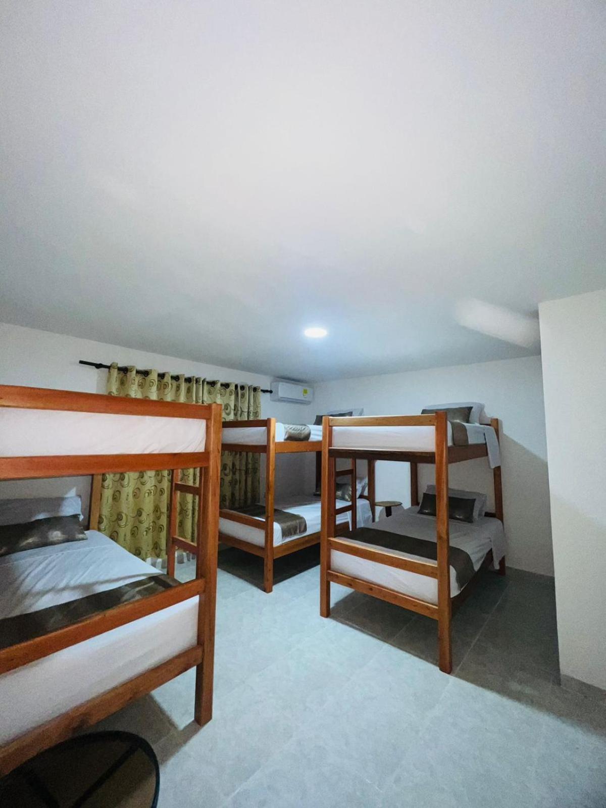 Hostal Casa San Pedro Santa Marta  Ngoại thất bức ảnh